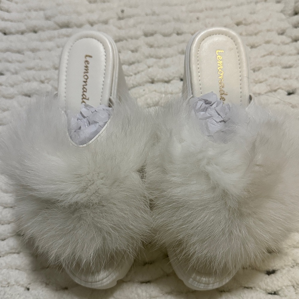 Lemonade White Fluffy Slippers